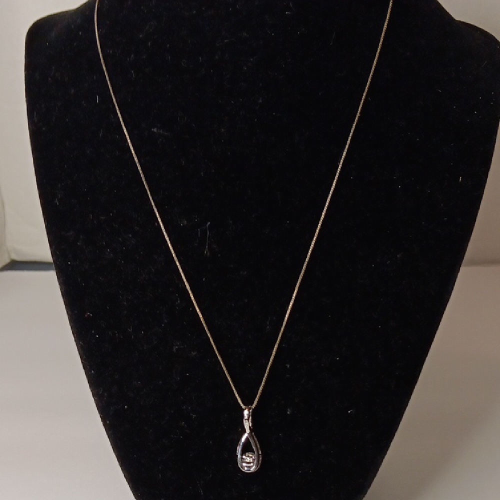 Sophisticated Silver Teardrop Necklace